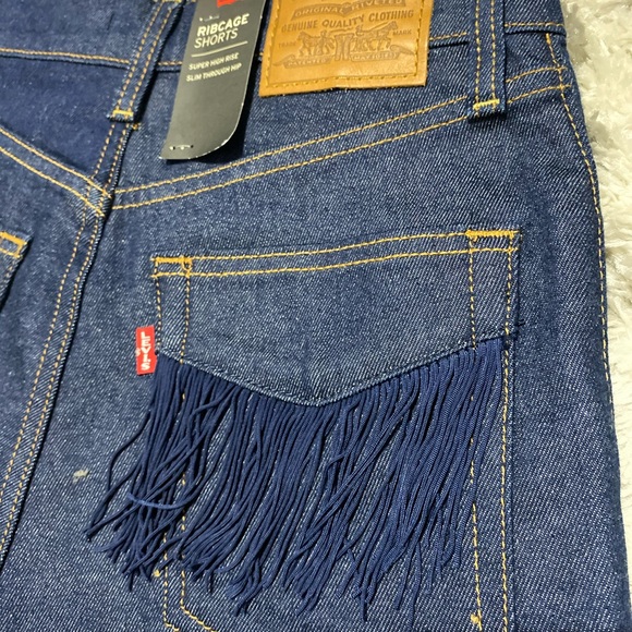 Levi’s Fridge Pocket Ribcage cutoff size 26 - Picture 3 of 6
